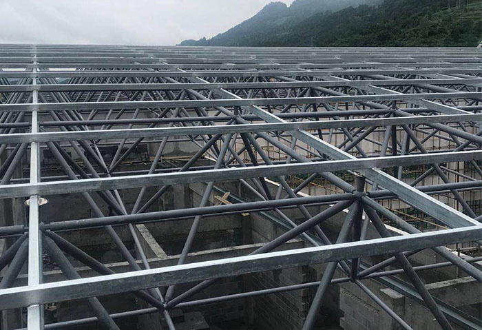 拉萨仁怀冠英学校艺体楼网架